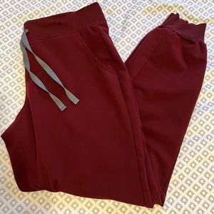 Figs Zamora joggers. Size medium. Burgundy.